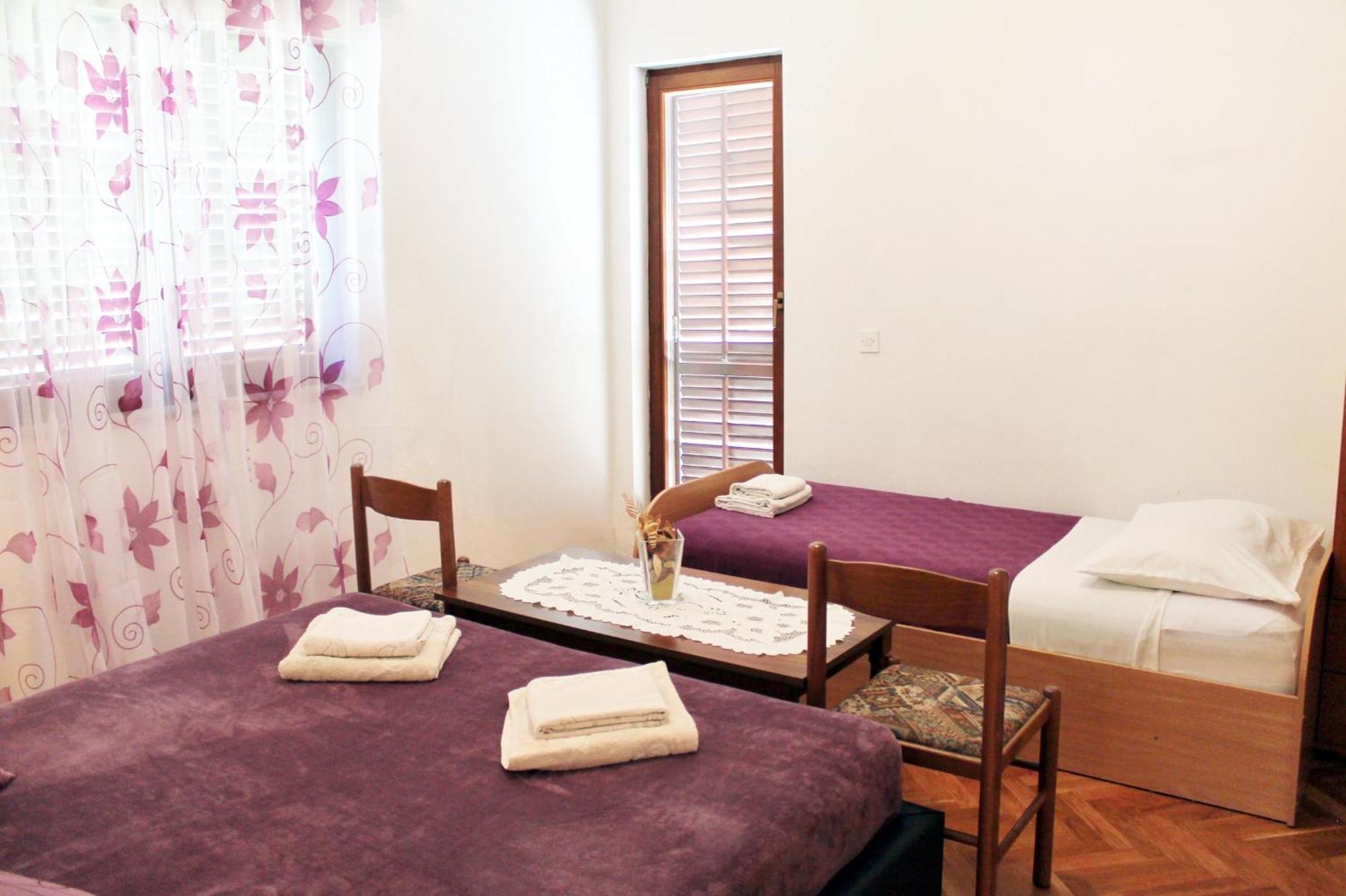 Apartments With A Parking Space Kastel Stafilic, Kastela - 5219 Room photo