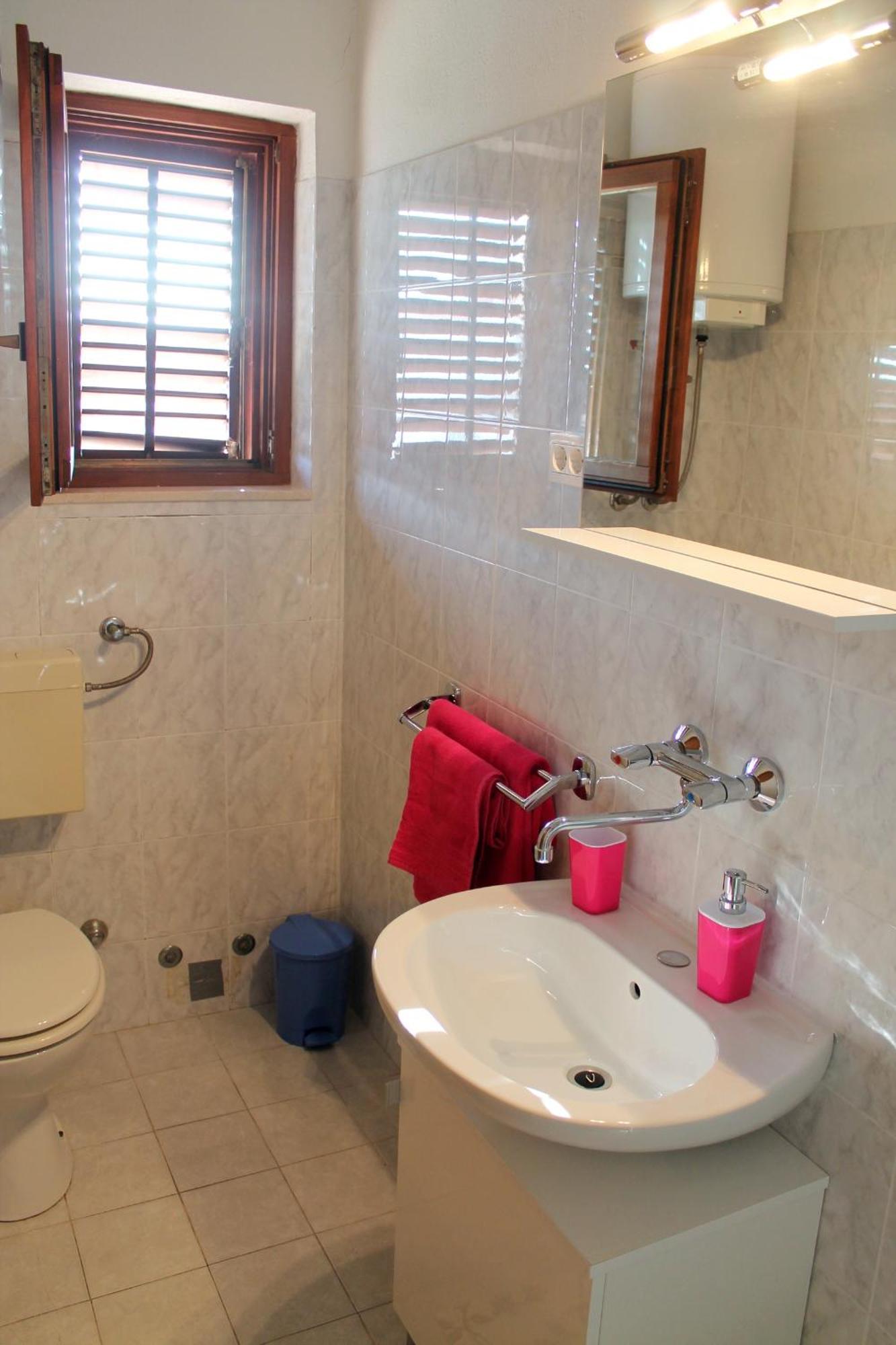 Apartments With A Parking Space Kastel Stafilic, Kastela - 5219 Room photo
